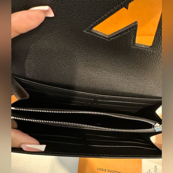 M68309 Louis Vuitton Epi Twist women's wallet - Picture 4 of 5